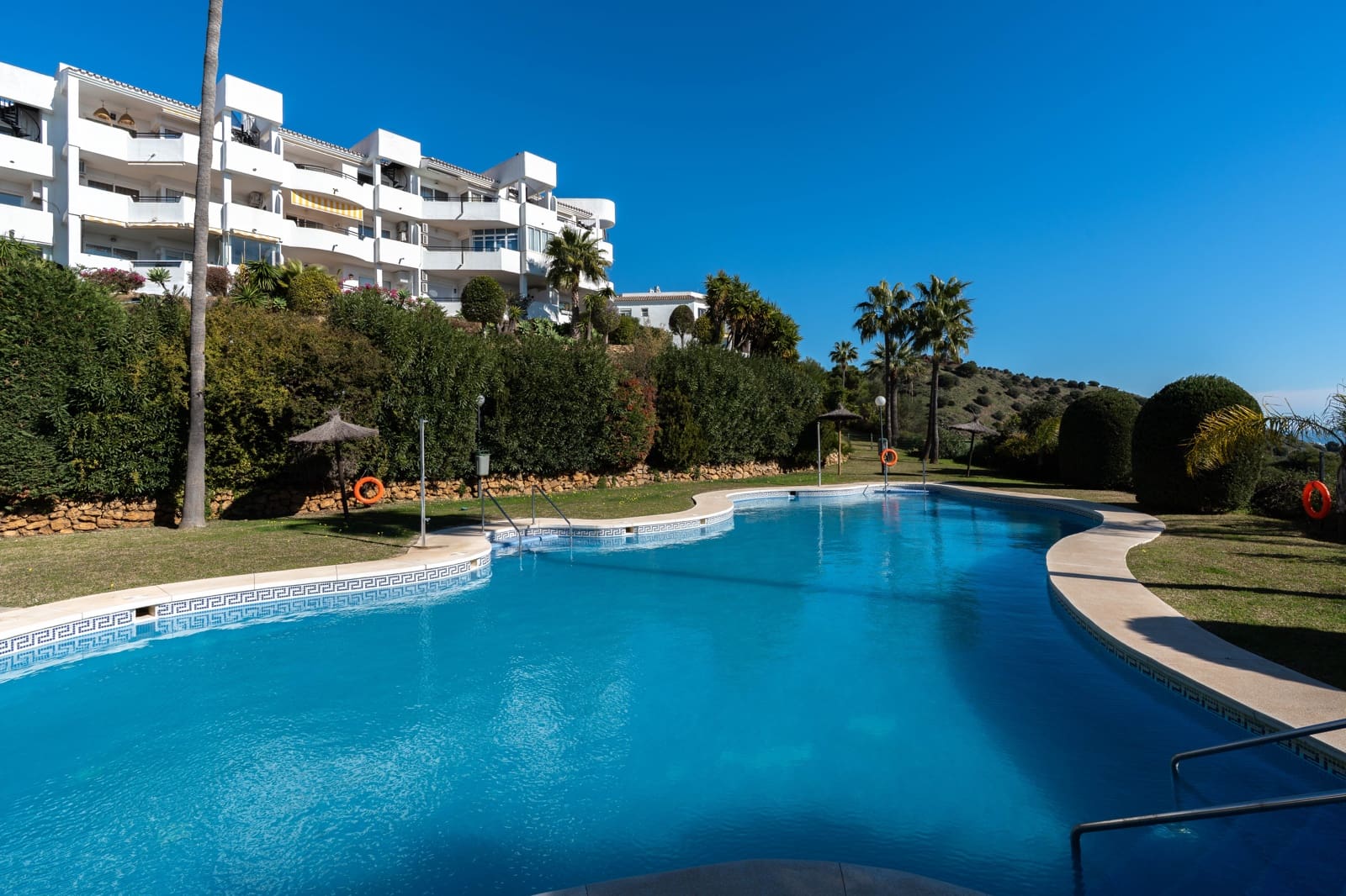 2 quarto Apartamento para venda em Calahonda com piscina garagem - 423 000 € (Ref: 9542424)