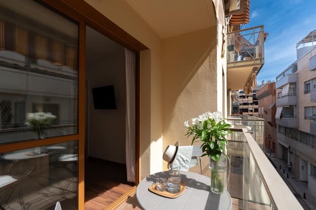 2 makuuhuone Huoneisto myytävänä paikassa Zona Puerto Deportivo, Fuengirola - 365 000 € (Ref: 9674805)