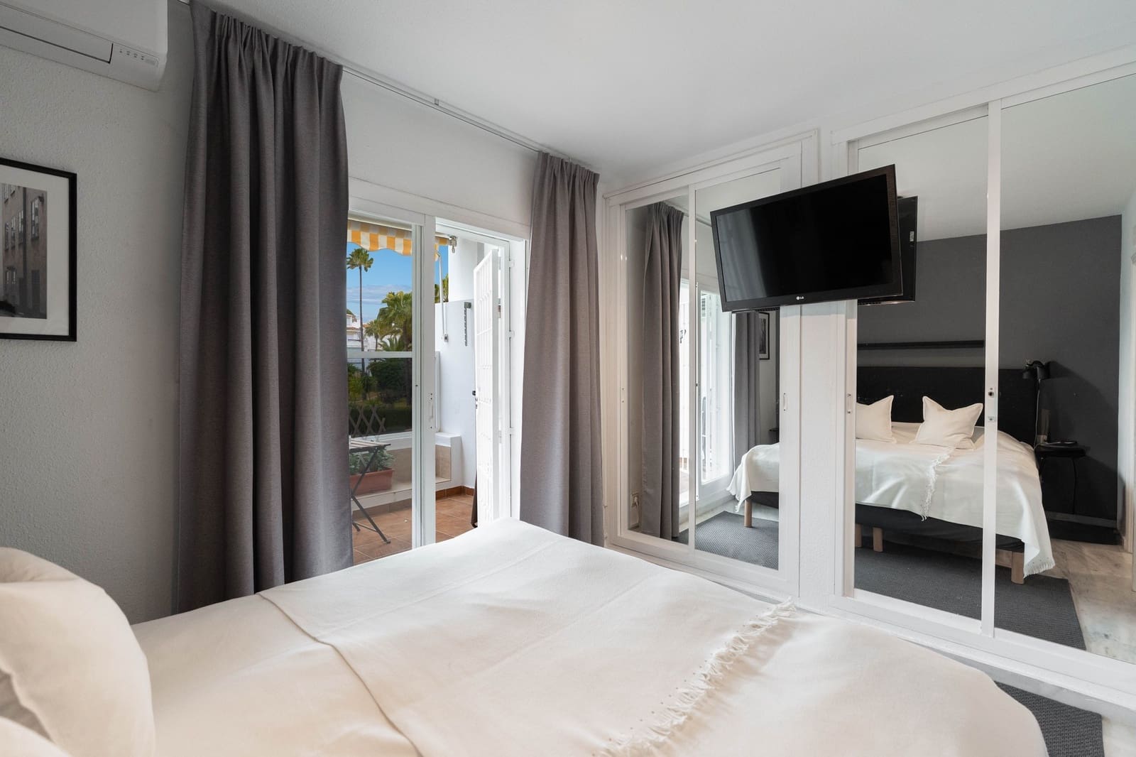 2 bedroom Apartment for sale in Miraflores with pool - € 349,000 (Ref: 9720525)