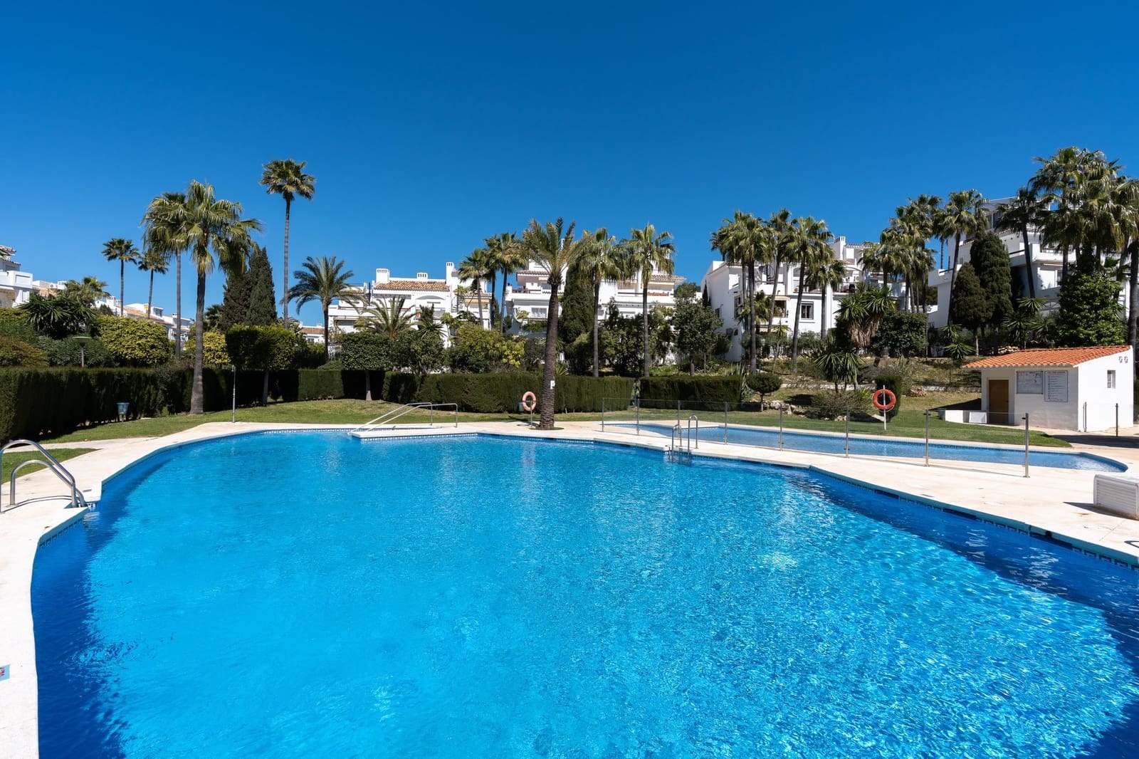 2 bedroom Apartment for sale in Miraflores with pool - € 349,000 (Ref: 9720525)