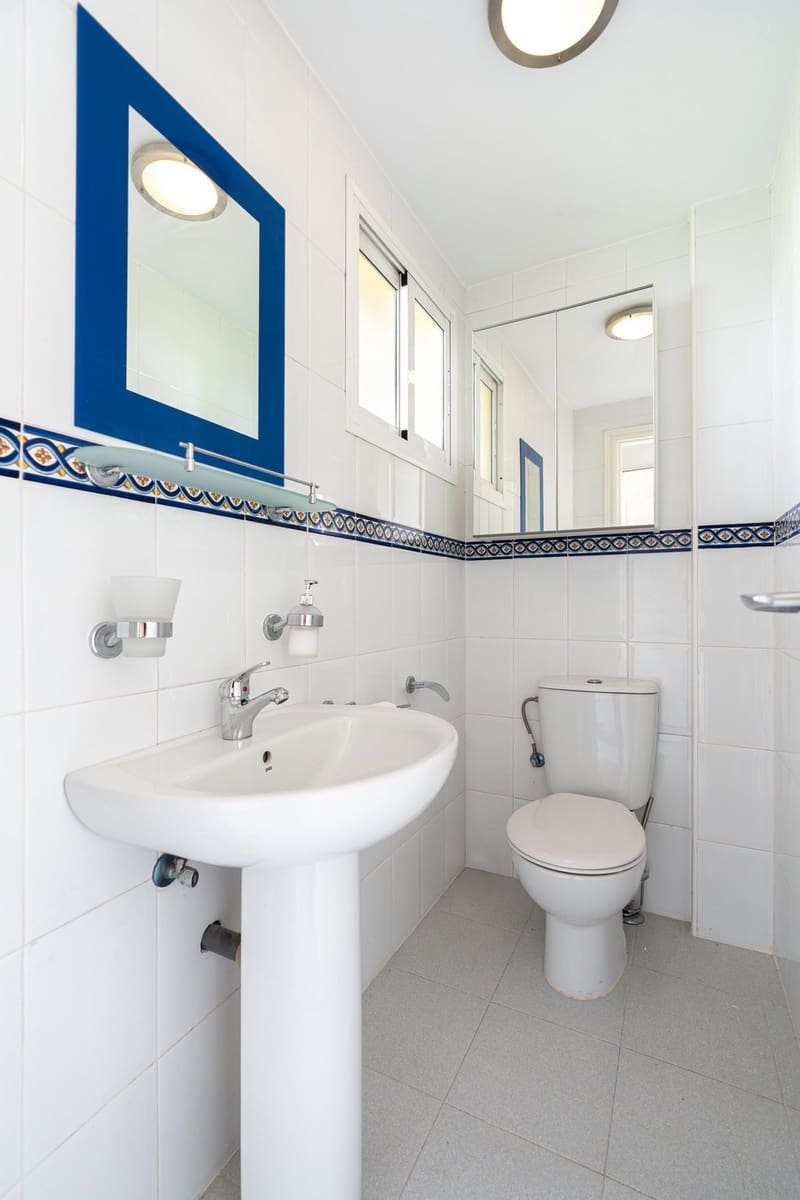 2 soverom Penthouse til salgs i Torrequebrada med svømmebasseng garasje - € 280 000 (Ref: 9733448)