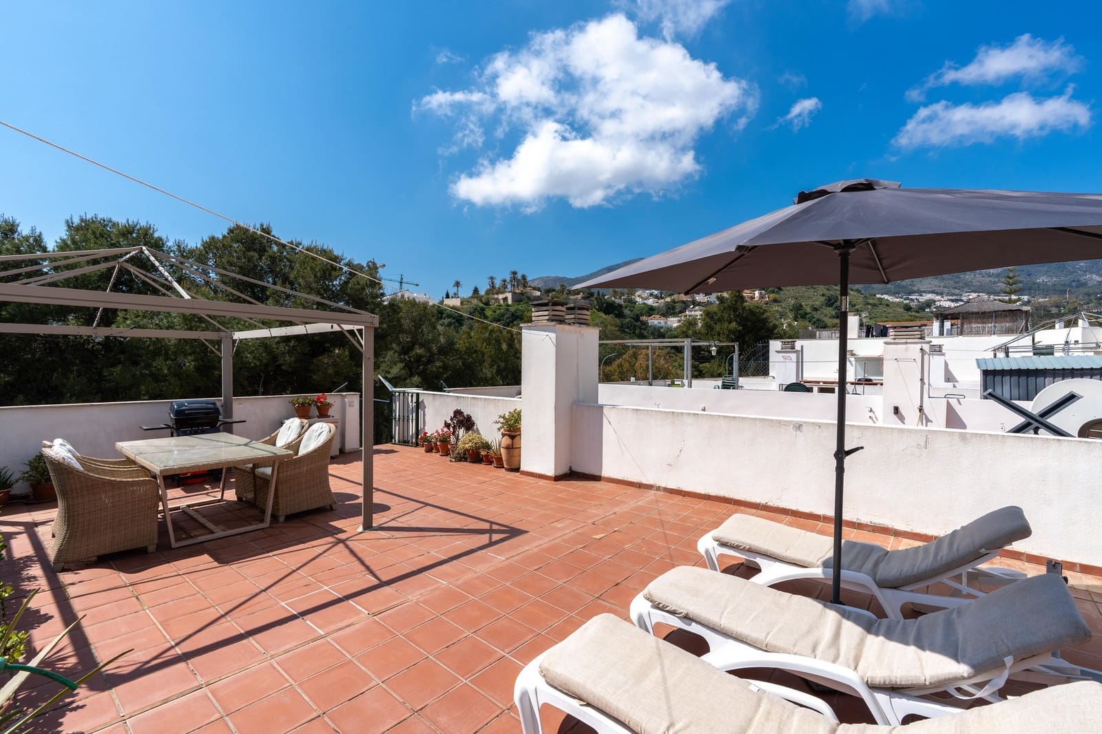 2 soverom Penthouse til salgs i Torrequebrada med svømmebasseng garasje - € 280 000 (Ref: 9733448)