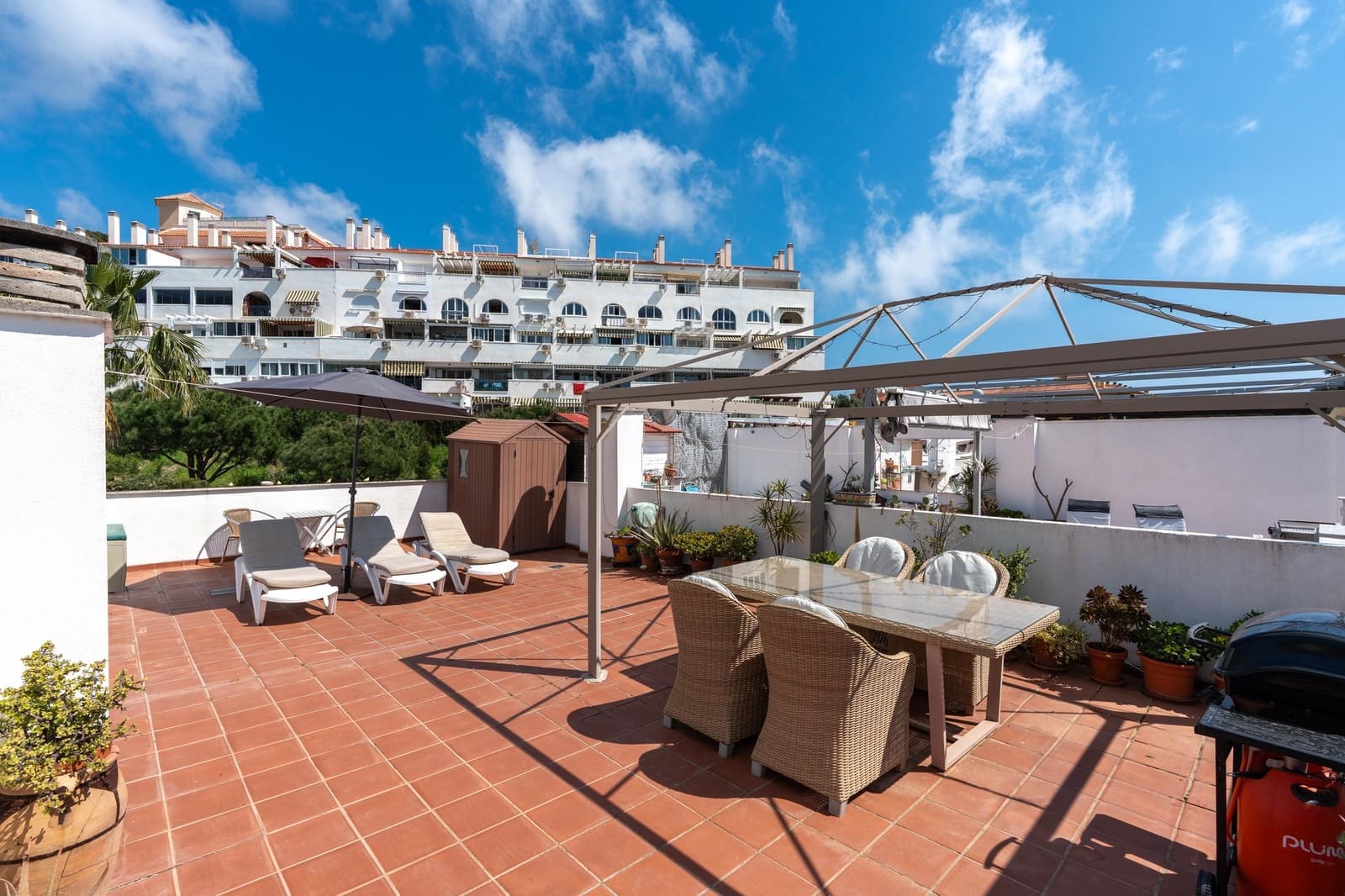 2 soverom Penthouse til salgs i Torrequebrada med svømmebasseng garasje - € 280 000 (Ref: 9733448)