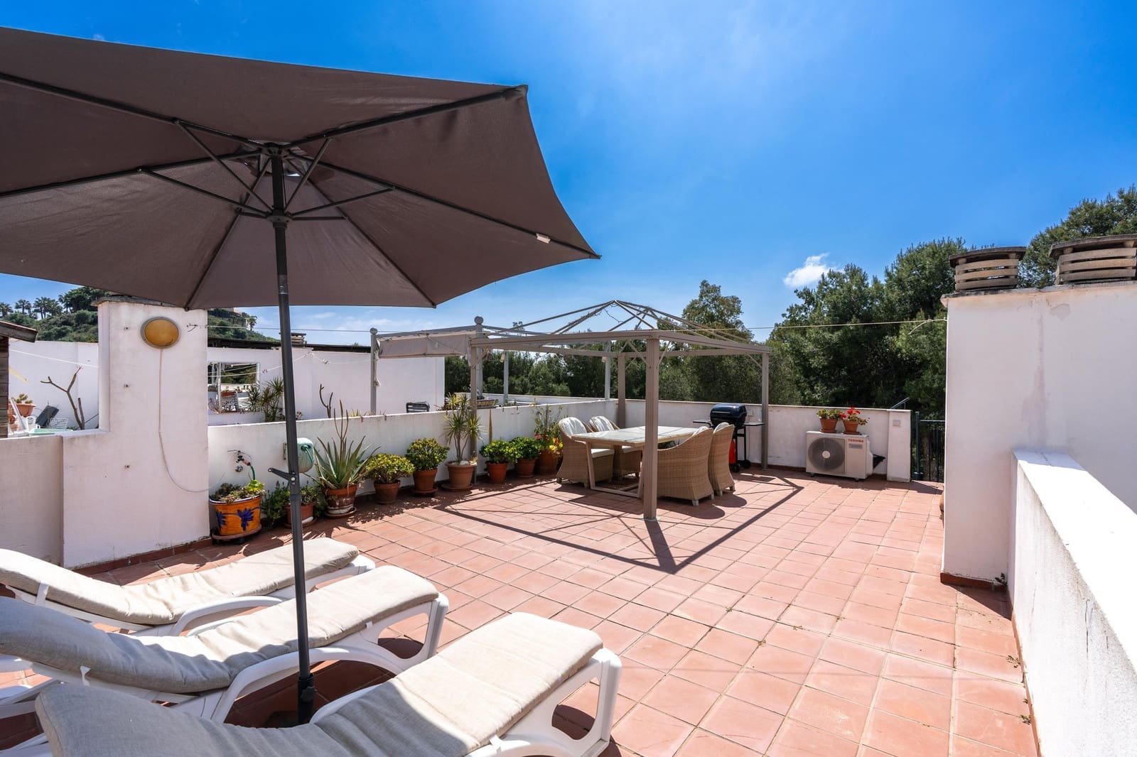 2 soverom Penthouse til salgs i Torrequebrada med svømmebasseng garasje - € 280 000 (Ref: 9733448)