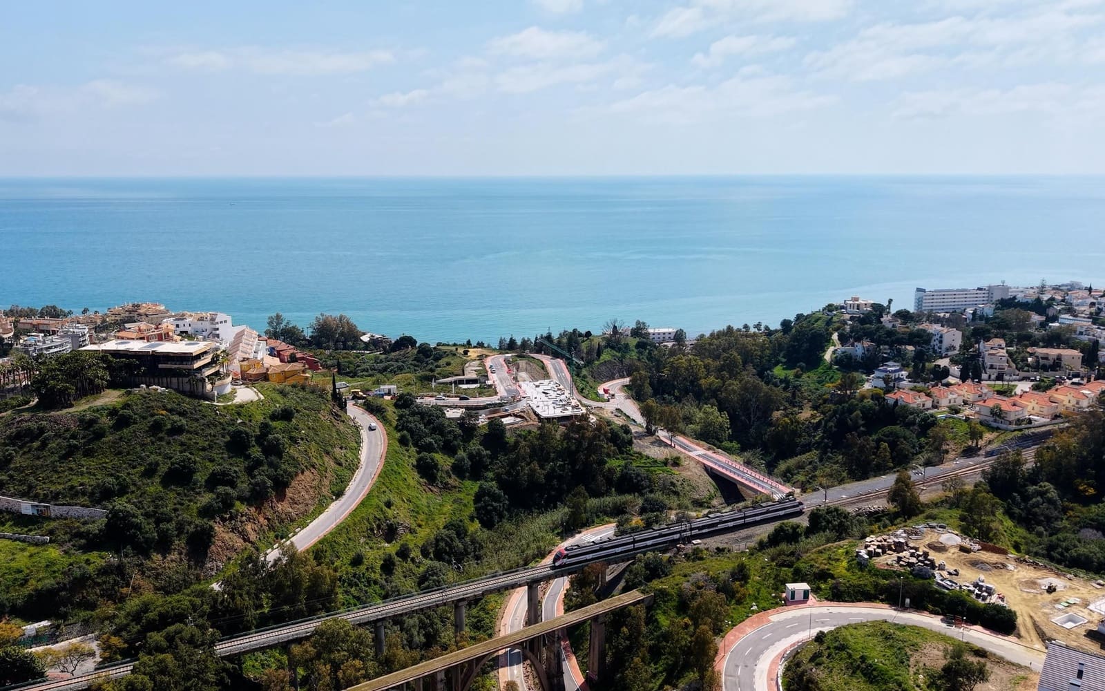 2 soverom Penthouse til salgs i Torrequebrada med svømmebasseng garasje - € 280 000 (Ref: 9733448)