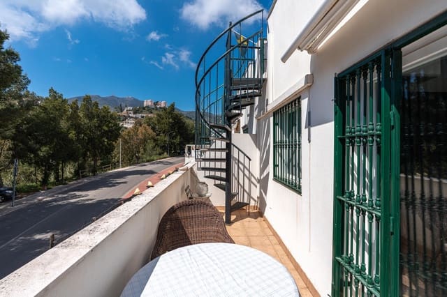 2 soverom Penthouse til salgs i Nueva Torrequebrada, Benalmádena med svømmebasseng garasje - € 280 000 (Ref: 9733448)