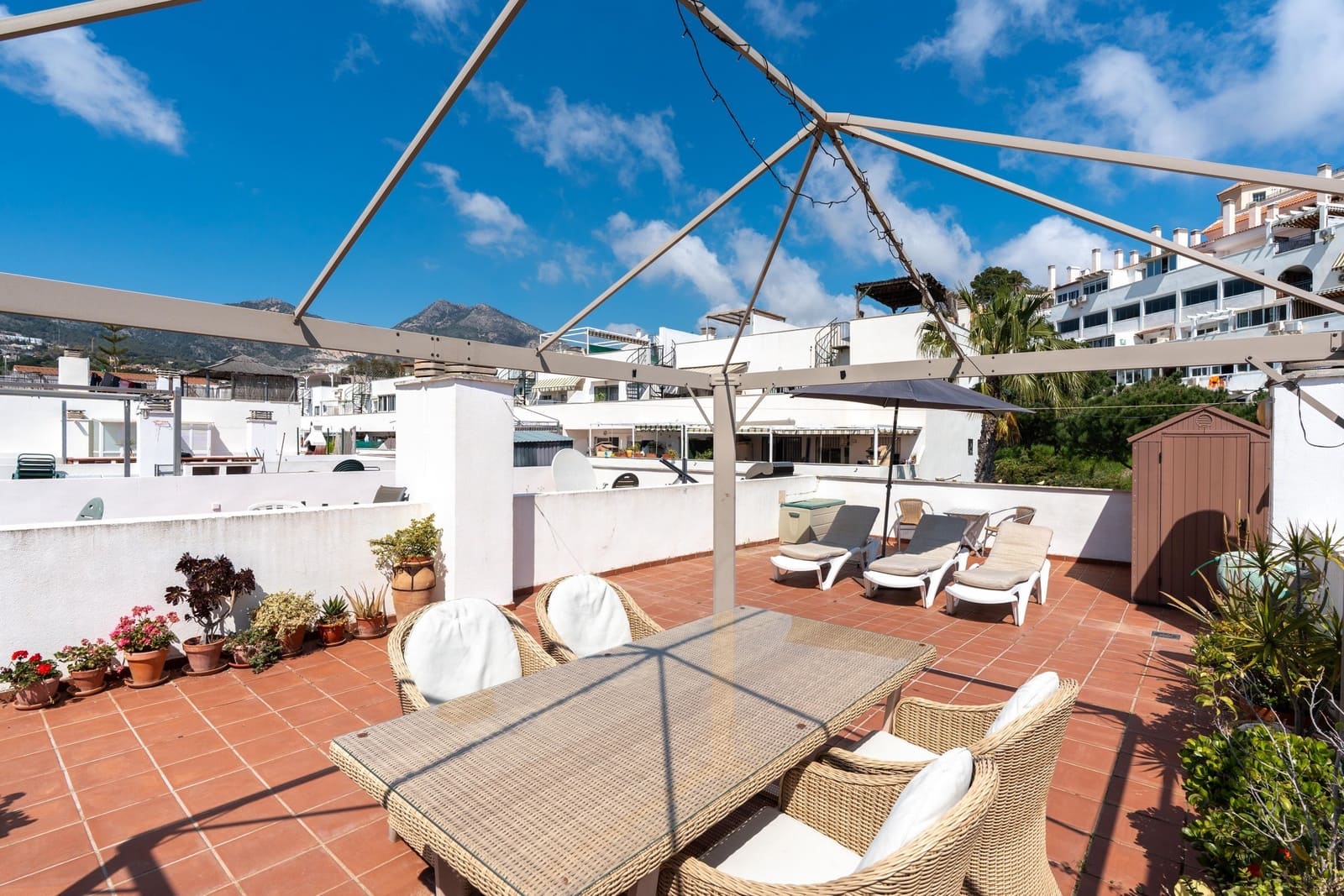 2 soverom Penthouse til salgs i Torrequebrada med svømmebasseng garasje - € 280 000 (Ref: 9733448)