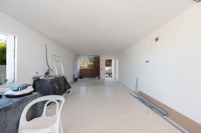 3 bedroom Villa for sale in Torreblanca, Fuengirola with pool garage - € 890,000 (Ref: 9897174)