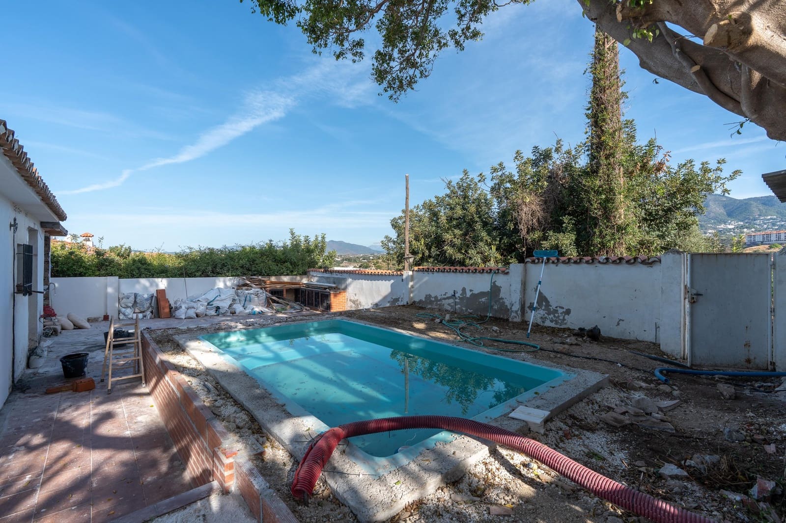 3 bedroom Villa for sale in Fuengirola with pool garage - € 890,000 (Ref: 9897174)