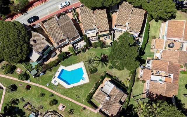 3 Zimmer Doppelhaus zu verkaufen in Calahonda, Mijas mit Pool Garage - 425.000 € (Ref: 9911919)