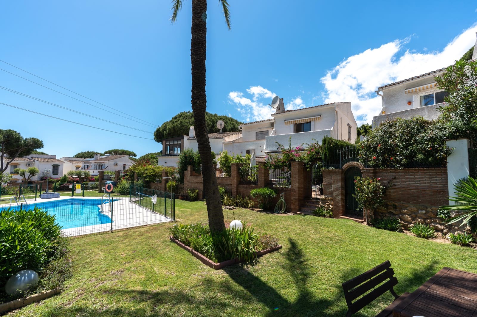 3 Zimmer Doppelhaus zu verkaufen in Calahonda mit Pool Garage - 425.000 € (Ref: 9911919)