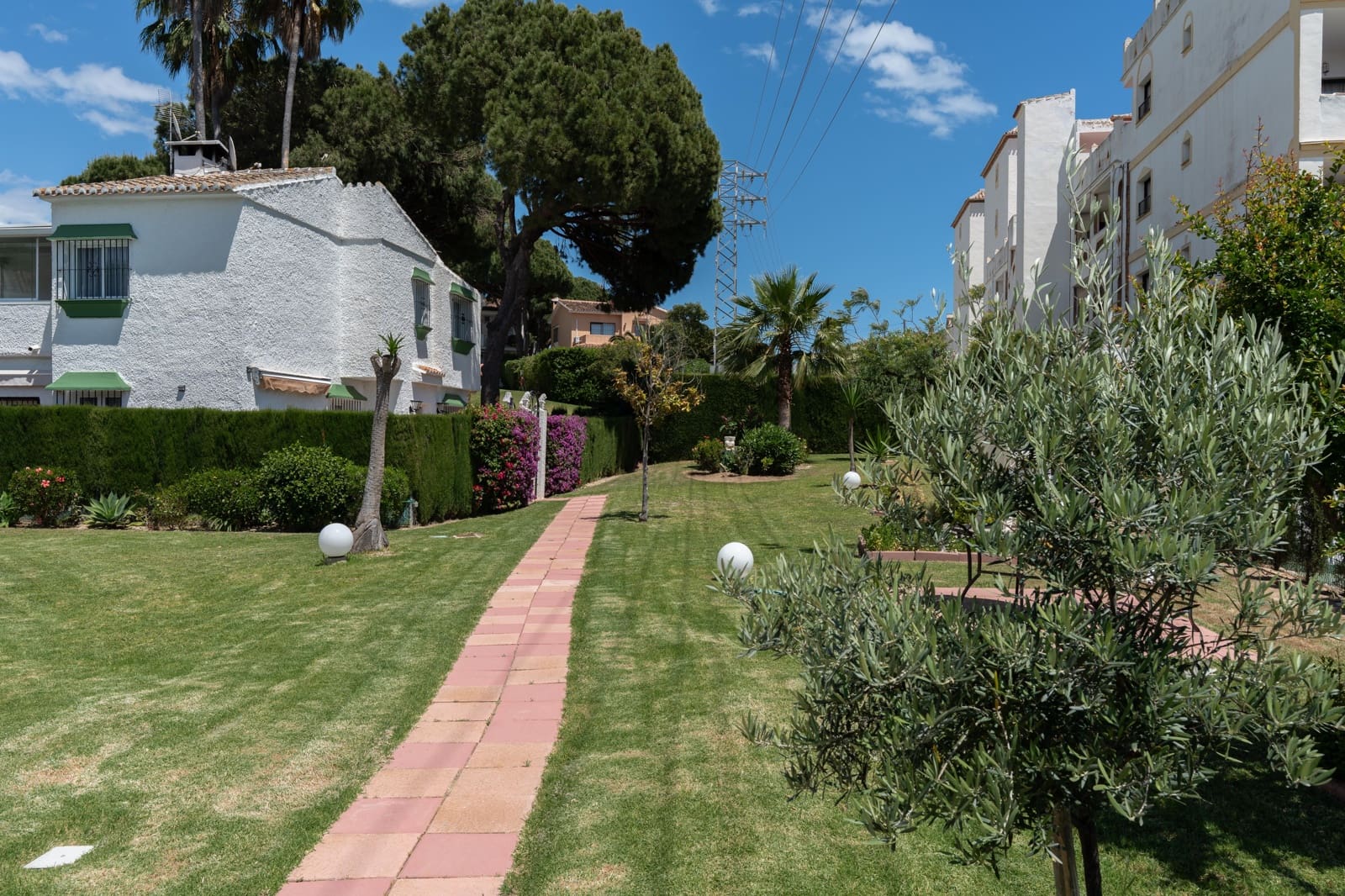 3 Zimmer Doppelhaus zu verkaufen in Calahonda mit Pool Garage - 425.000 € (Ref: 9911919)