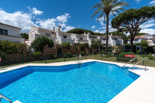 3 chambre Villa/Maison Semi-Mitoyenne à vendre à Calahonda, Mijas avec piscine garage - 399 000 € (Ref: 9911919)