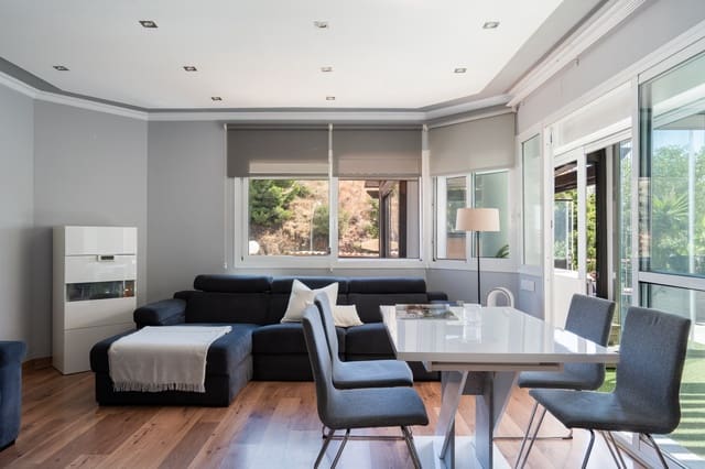 3 Zimmer Haus zu verkaufen in Las Gaviotas  - Carvajal, Fuengirola mit Pool Garage - 690.000 € (Ref: 9934852)