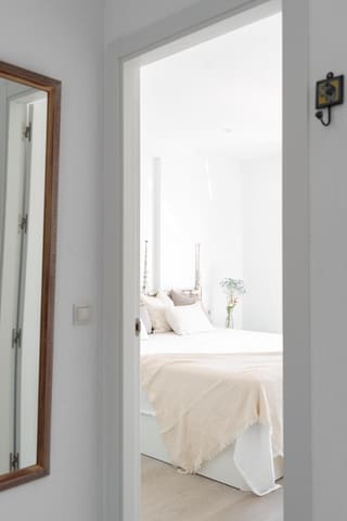 1 slaapkamer Strandappartement te koop in Zona Puerto Deportivo, Fuengirola - € 325.000 (Ref: 9973886)