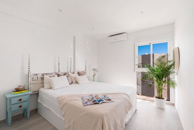 1 slaapkamer Strandappartement te koop in Zona Puerto Deportivo, Fuengirola - € 325.000 (Ref: 9973886)