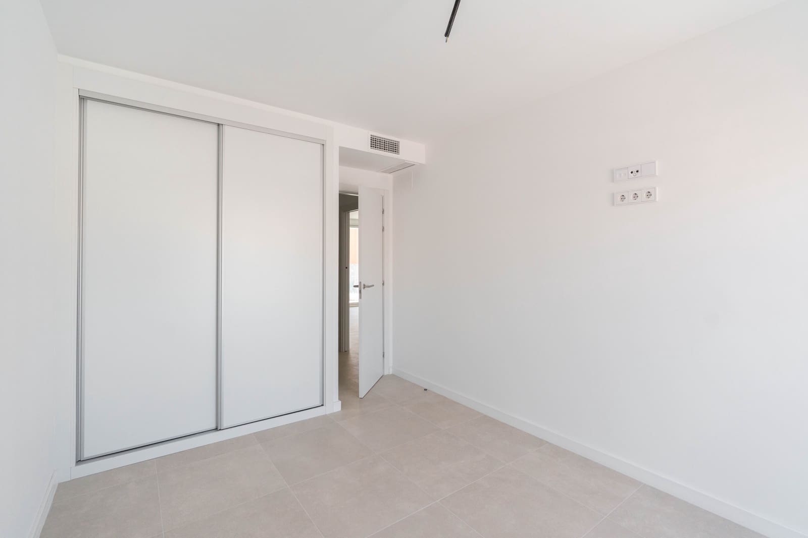 3 bedroom Apartment for sale in Fuengirola with pool garage - € 658,000 (Ref: 9975868)