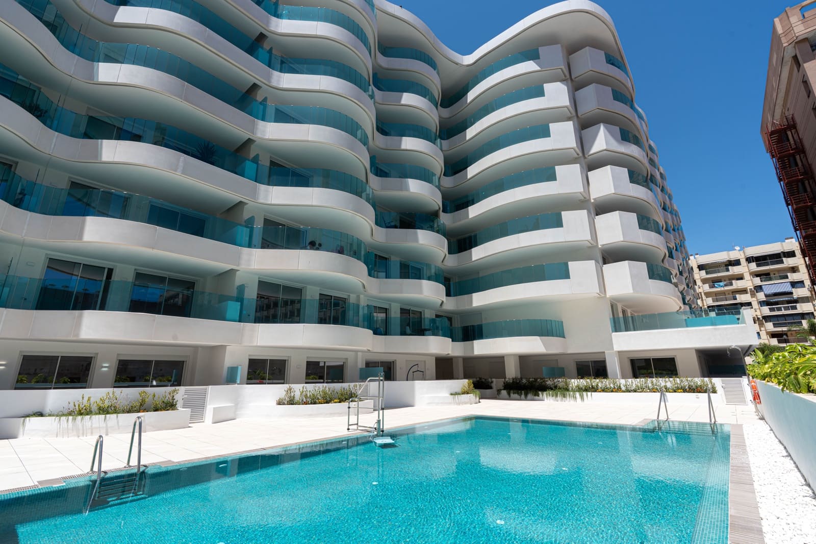 3 bedroom Apartment for sale in Fuengirola with pool garage - € 658,000 (Ref: 9975868)