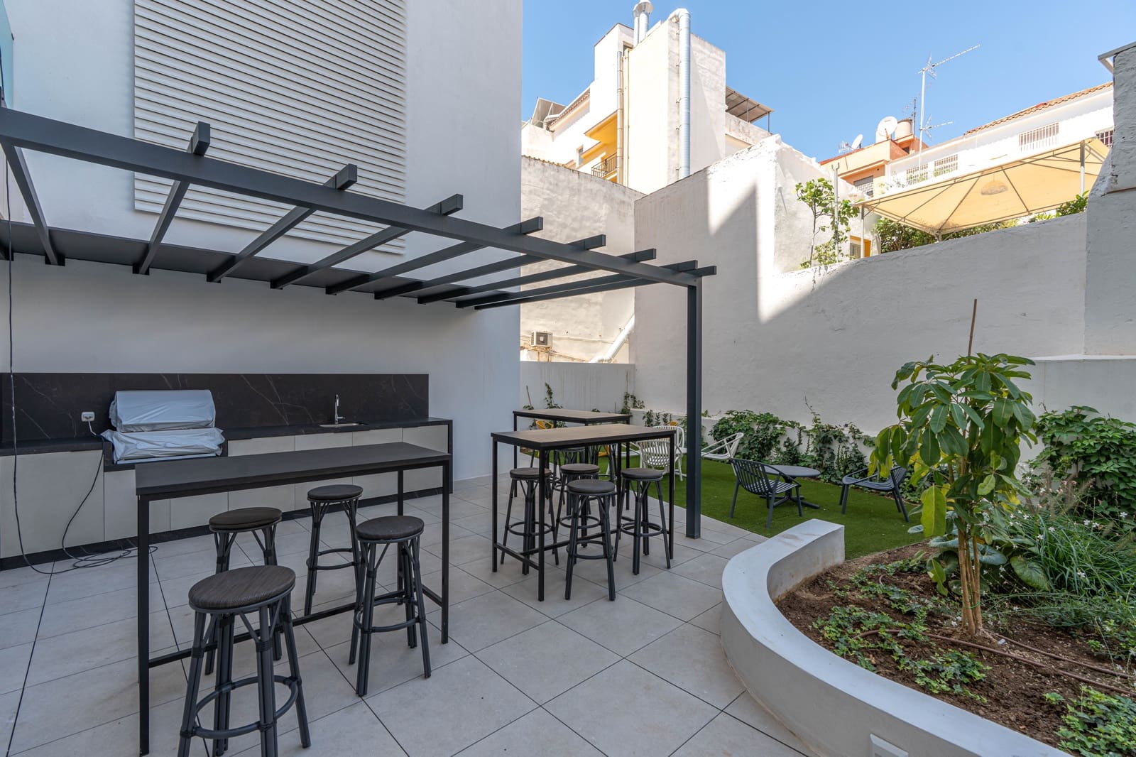 3 bedroom Apartment for sale in Fuengirola with pool garage - € 658,000 (Ref: 9975868)