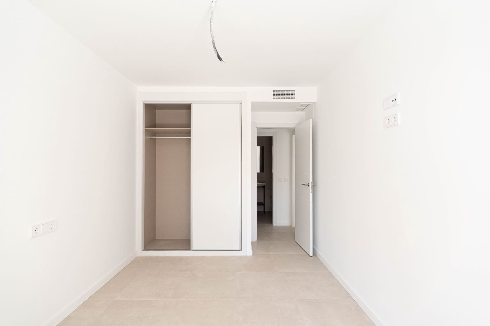 2 bedroom Apartment for sale in Fuengirola with pool garage - € 598,000 (Ref: 9975893)