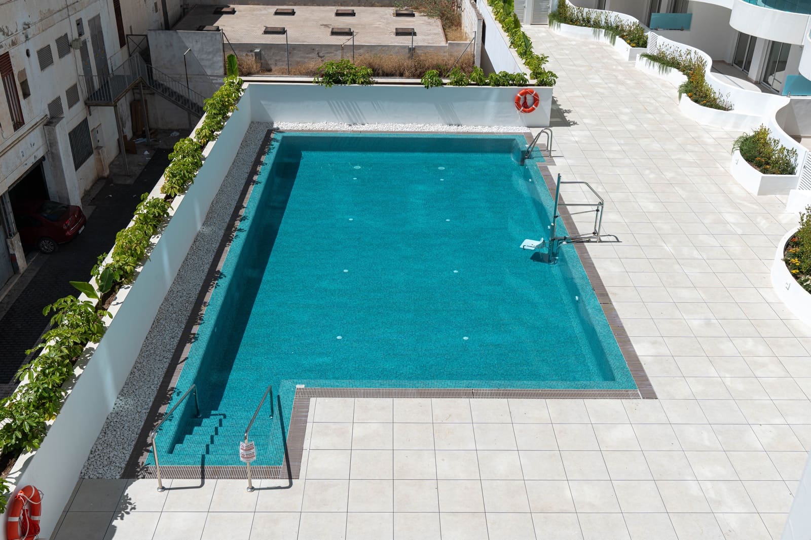2 bedroom Apartment for sale in Fuengirola with pool garage - € 598,000 (Ref: 9975893)