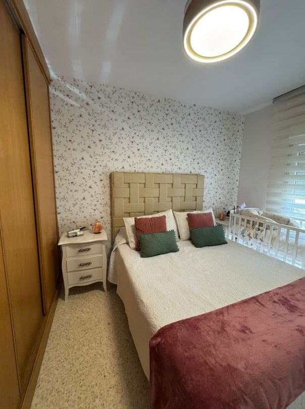 Pareado de 3 habitaciones en La Línea de la Concepción en venta con piscina - 329.000 € (Ref: 9468786)