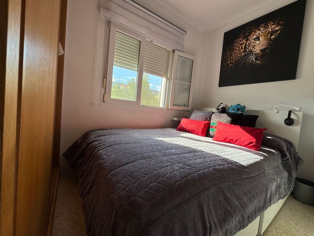 Pareado de 3 habitaciones en La Línea de la Concepción en venta con piscina - 329.000 € (Ref: 9468786)