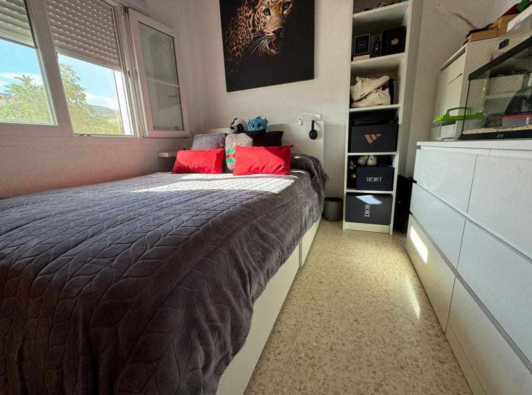 Pareado de 3 habitaciones en La Línea de la Concepción en venta con piscina - 329.000 € (Ref: 9468786)