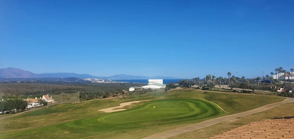 2 soveværelse Penthouse til leje i La Alcaidesa med swimmingpool - € 1.500 (Ref: 9468788)