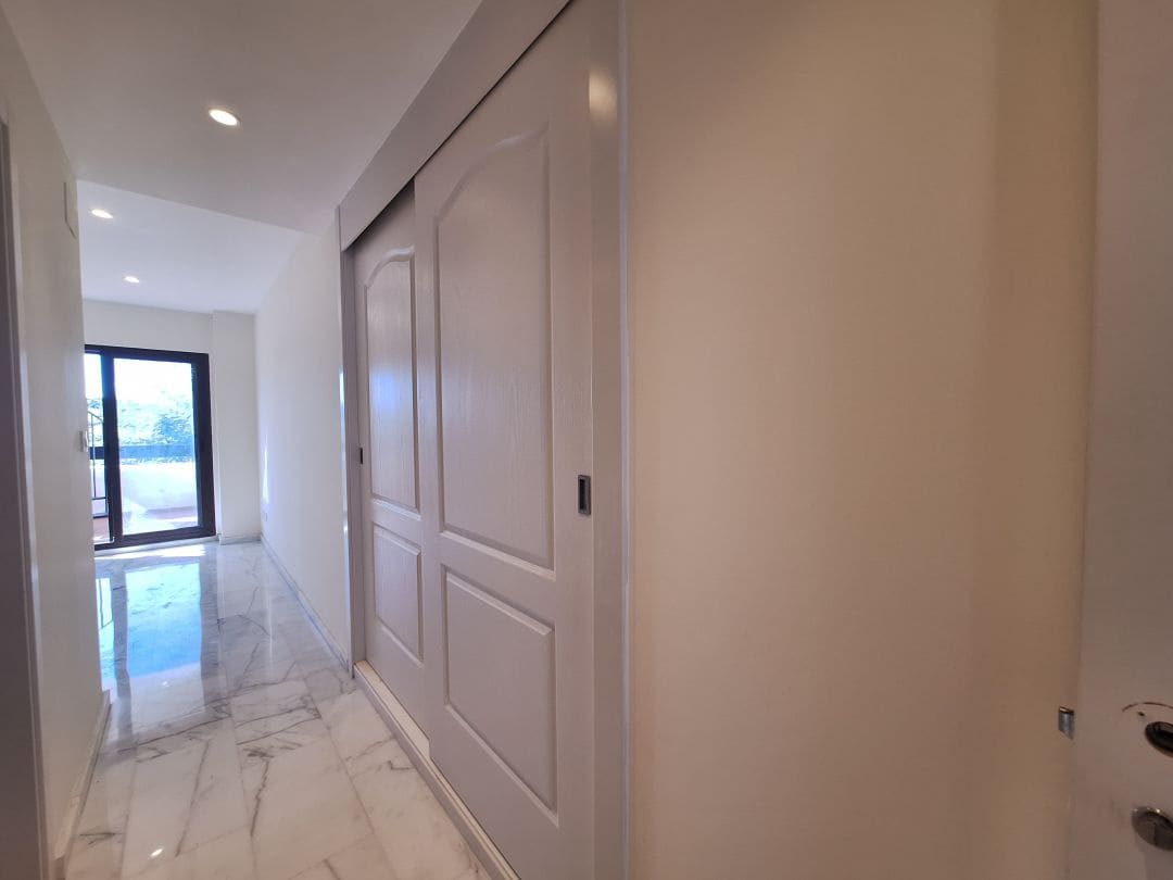 2 soveværelse Penthouse til leje i La Alcaidesa med swimmingpool - € 1.500 (Ref: 9468788)