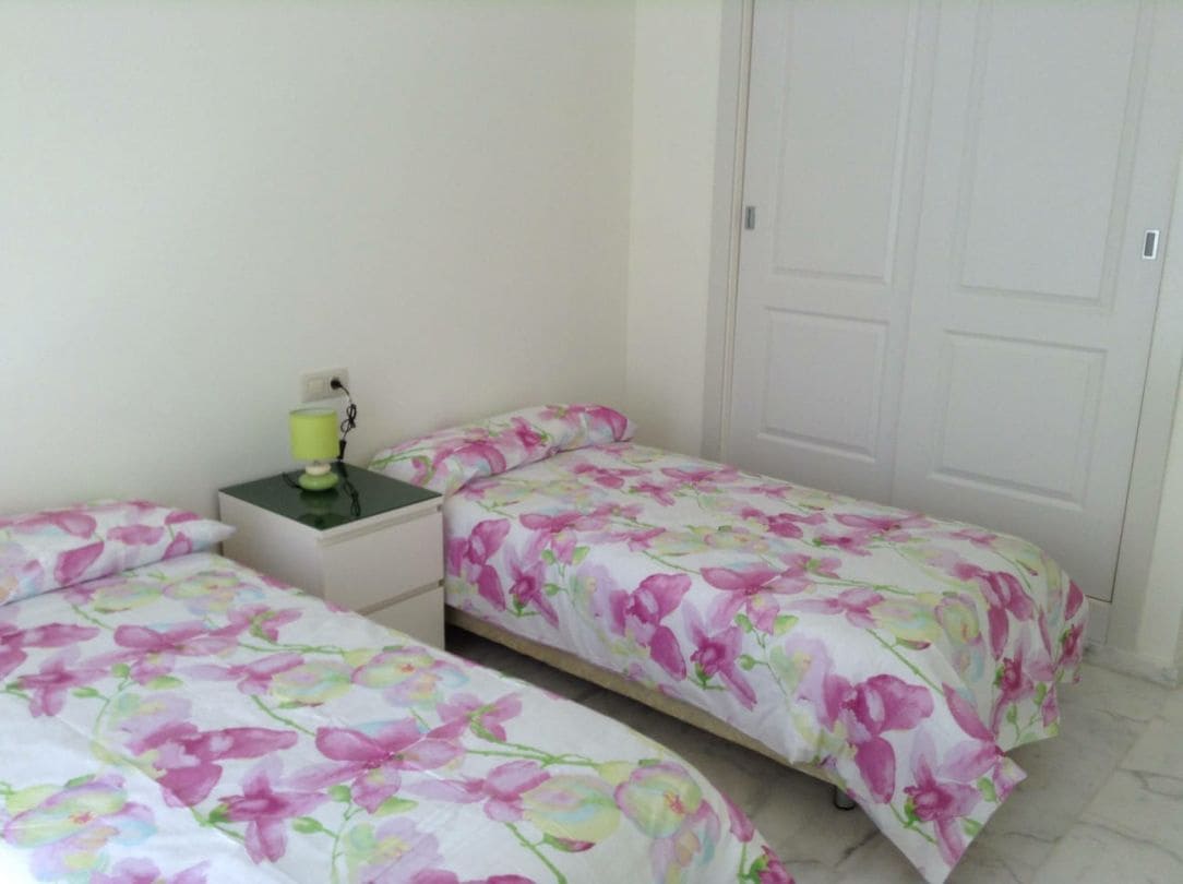 2 soveværelse Penthouse til leje i La Alcaidesa med swimmingpool - € 1.500 (Ref: 9468788)