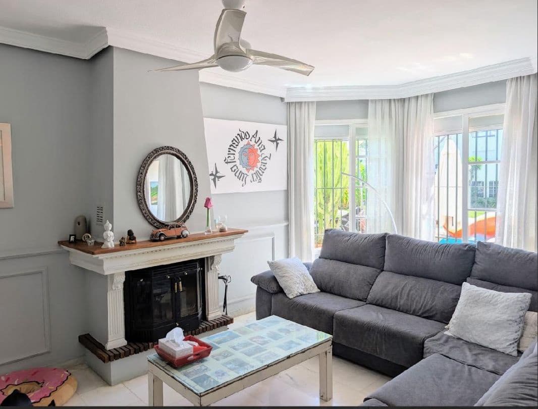 3 makuuhuone Paritalo myytävänä paikassa Marbella - 670 000 € (Ref: 9468789)