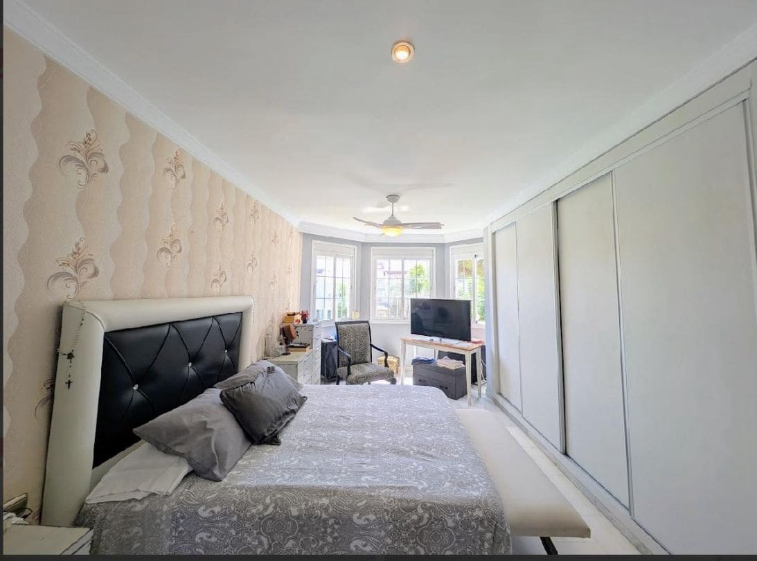 3 makuuhuone Paritalo myytävänä paikassa Marbella - 670 000 € (Ref: 9468789)