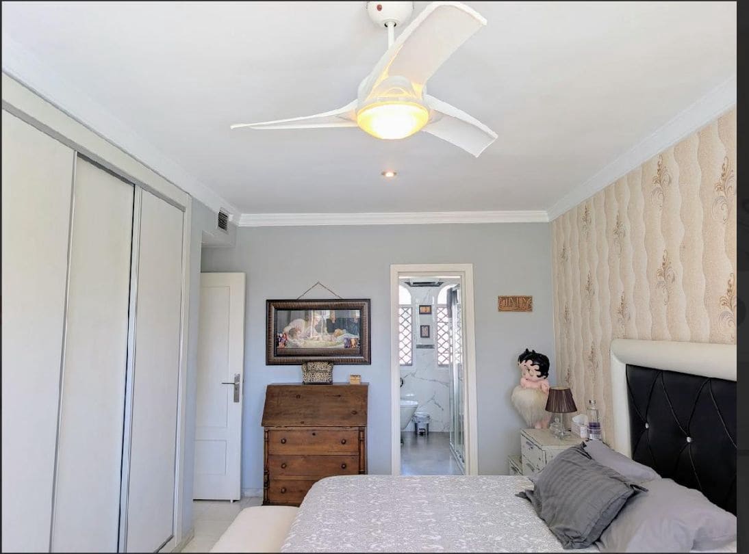 3 makuuhuone Paritalo myytävänä paikassa Marbella - 670 000 € (Ref: 9468789)