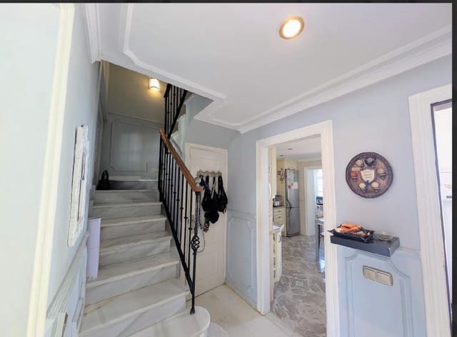 3 makuuhuone Paritalo myytävänä paikassa Las Brisas, Marbella - 670 000 € (Ref: 9468789)