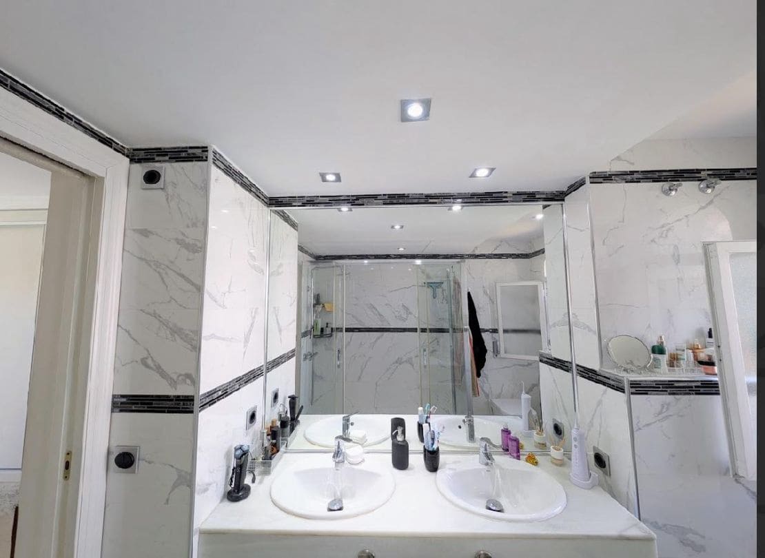 3 makuuhuone Paritalo myytävänä paikassa Marbella - 670 000 € (Ref: 9468789)