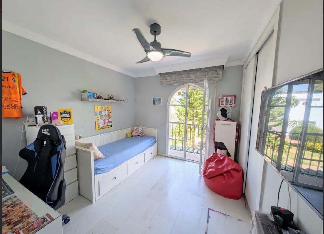 3 makuuhuone Paritalo myytävänä paikassa Marbella - 670 000 € (Ref: 9468789)