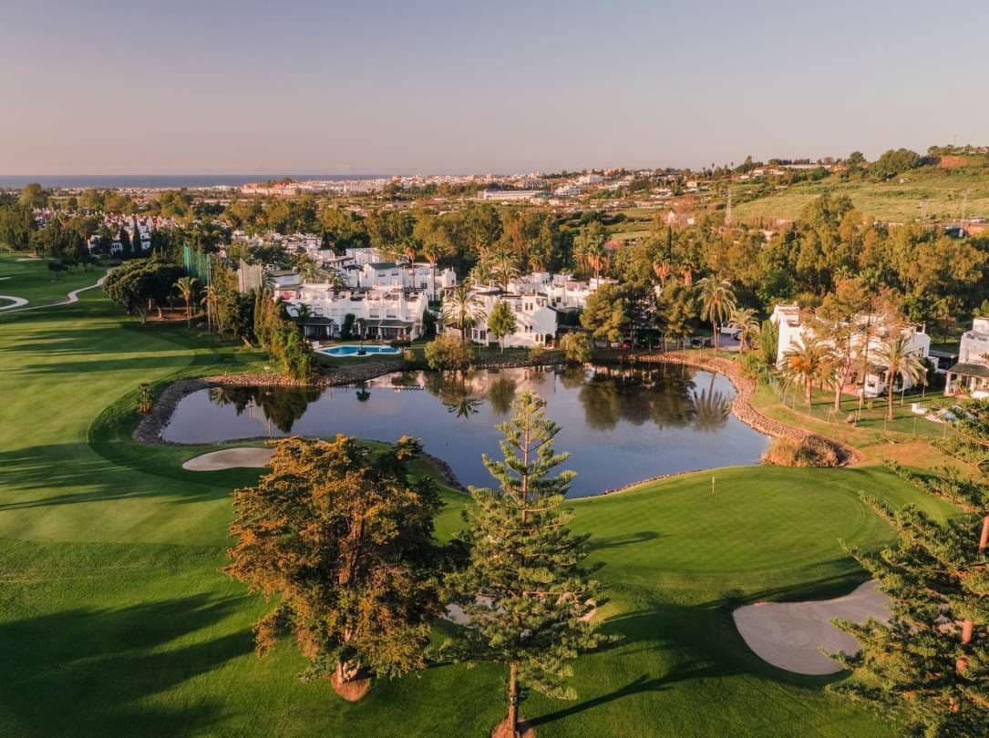 3 makuuhuone Paritalo myytävänä paikassa Marbella - 670 000 € (Ref: 9468789)