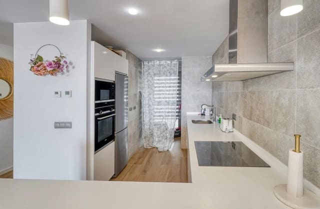 3 chambre Appartement à vendre à La Alcaidesa avec piscine - 670 000 € (Ref: 9468791)