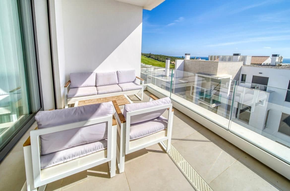 3 bedroom Apartment for sale in La Alcaidesa with pool - € 670,000 (Ref: 9468791)