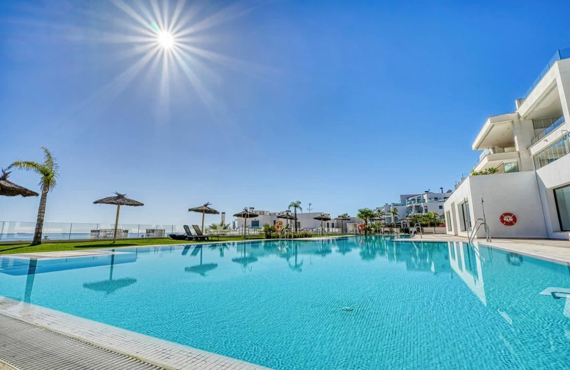 3 bedroom Apartment for sale in La Alcaidesa with pool - € 670,000 (Ref: 9468791)