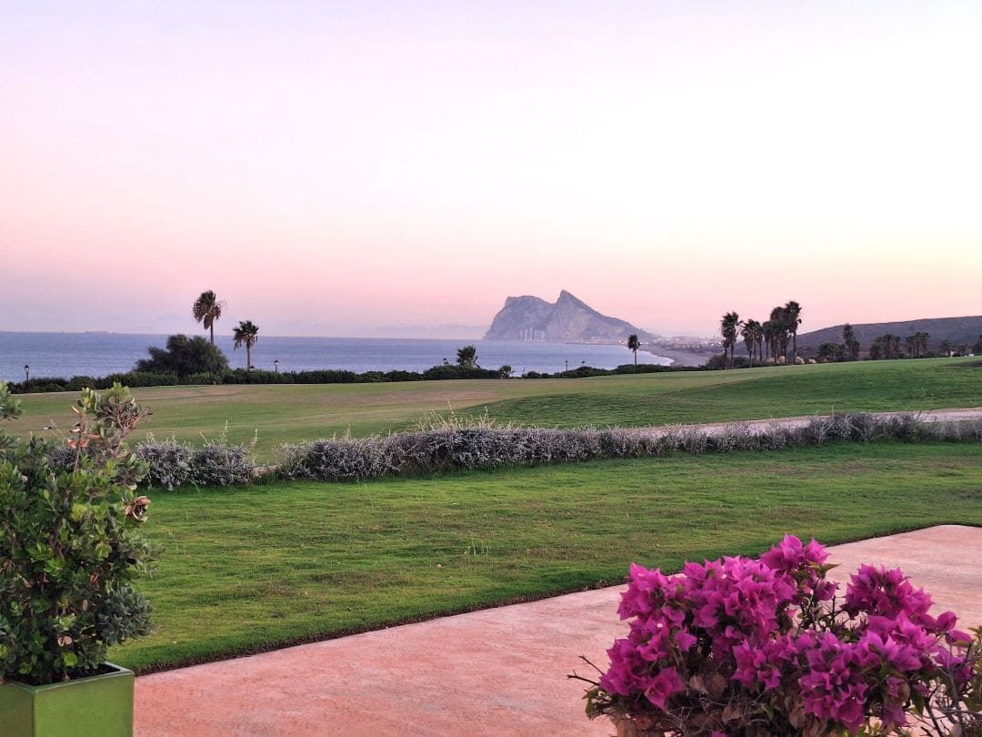 3 bedroom Apartment for sale in La Alcaidesa with pool - € 670,000 (Ref: 9468791)