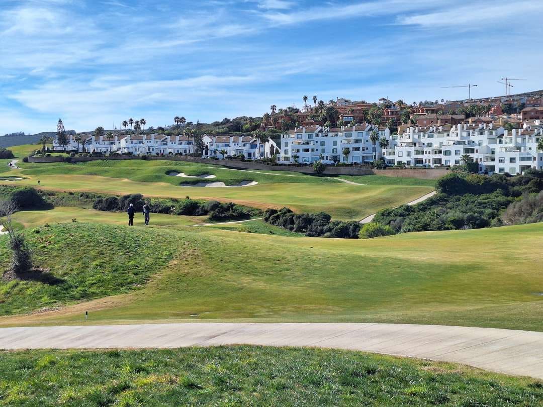 3 bedroom Apartment for sale in La Alcaidesa with pool - € 670,000 (Ref: 9468791)