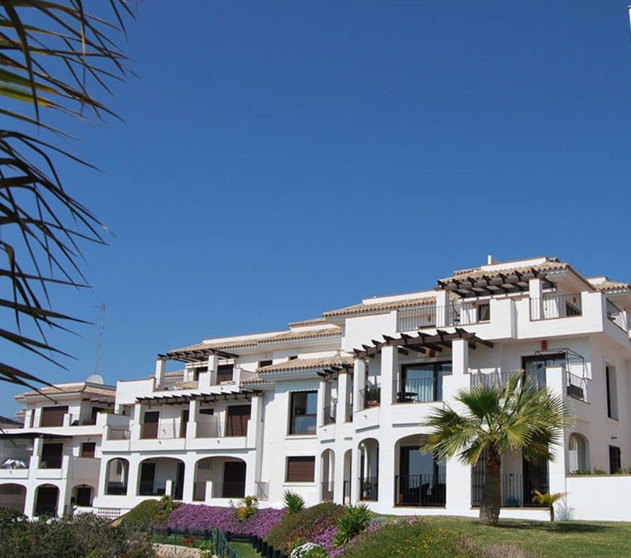 2 soveværelse Lejlighed til leje i La Alcaidesa med swimmingpool - € 1.800 (Ref: 9468792)