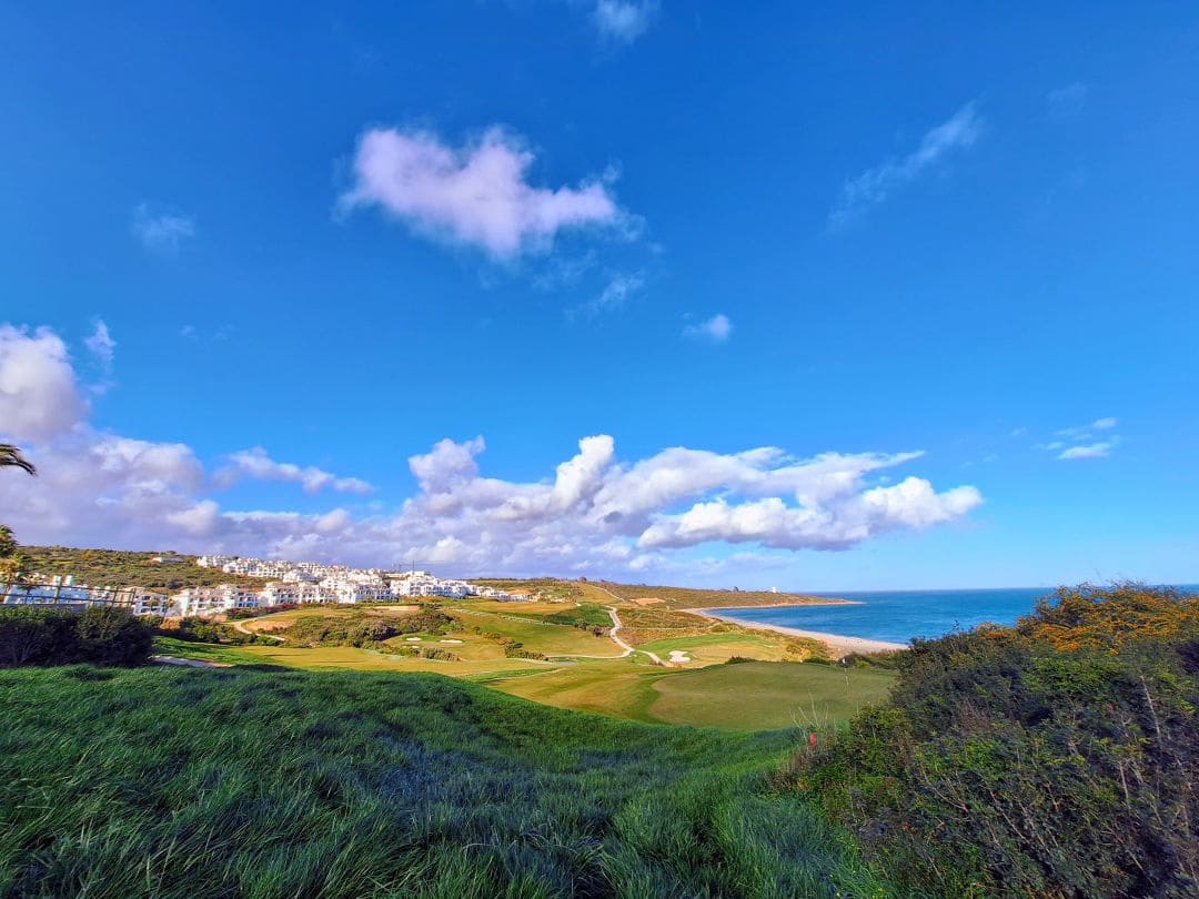 2 soveværelse Lejlighed til leje i La Alcaidesa med swimmingpool - € 1.800 (Ref: 9468792)