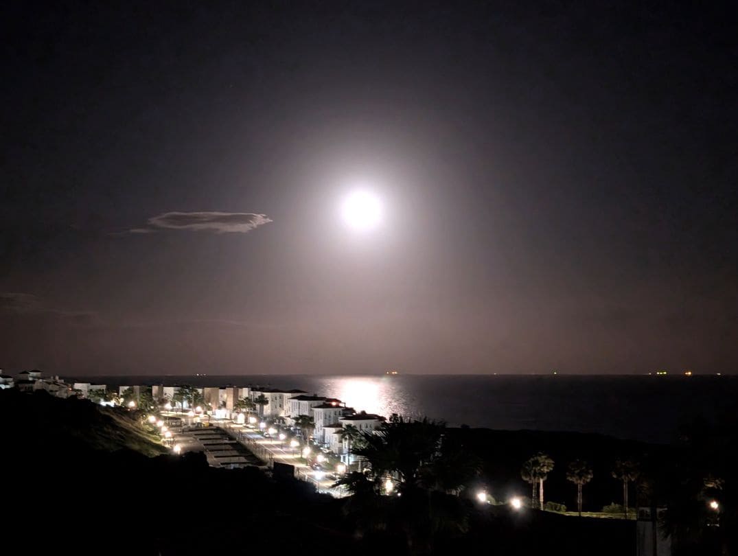 2 soveværelse Lejlighed til leje i La Alcaidesa med swimmingpool - € 1.800 (Ref: 9468792)