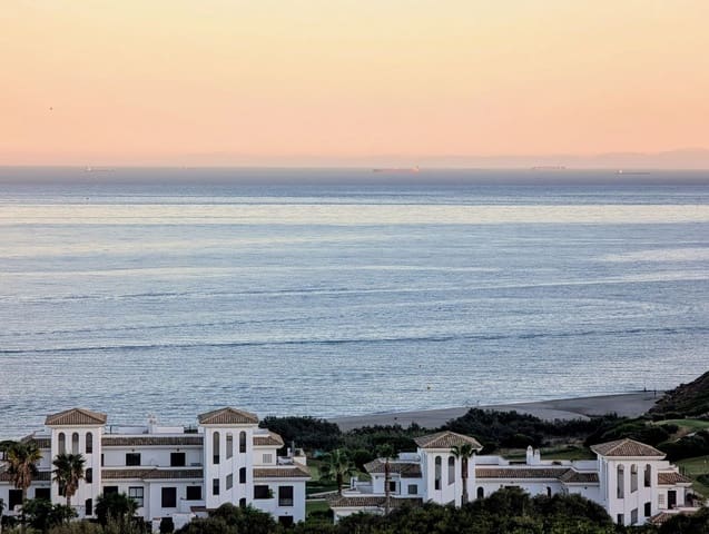 2 soveværelse Lejlighed til leje i La Alcaidesa med swimmingpool - € 1.800 (Ref: 9468792)