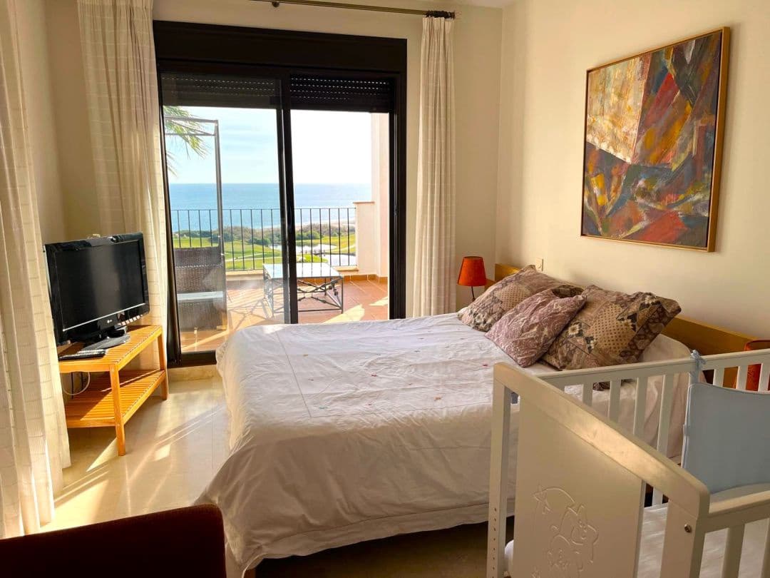 2 soveværelse Lejlighed til leje i La Alcaidesa med swimmingpool - € 1.800 (Ref: 9468792)