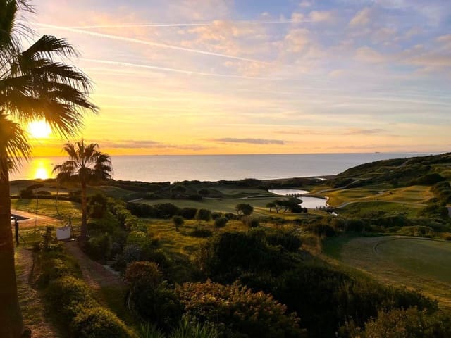 2 soveværelse Lejlighed til leje i La Alcaidesa med swimmingpool - € 1.800 (Ref: 9468792)