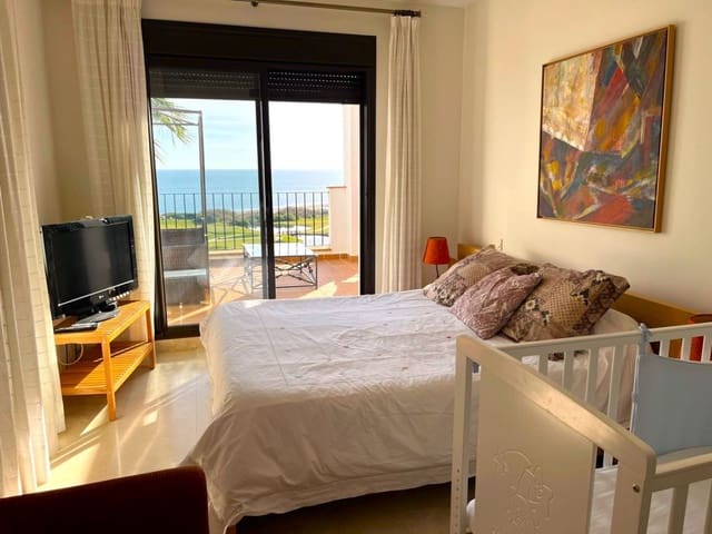 2 soveværelse Lejlighed til leje i La Alcaidesa med swimmingpool - € 1.800 (Ref: 9468792)